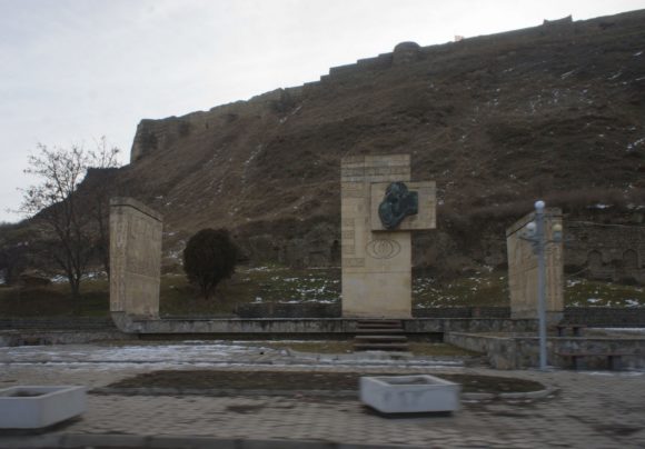 Памятник Шота Руставели.