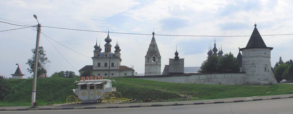 Панорама Михайло-Архангельского монастыря. Г. Юрьев-Польский Владимирской области. Лето 2011.