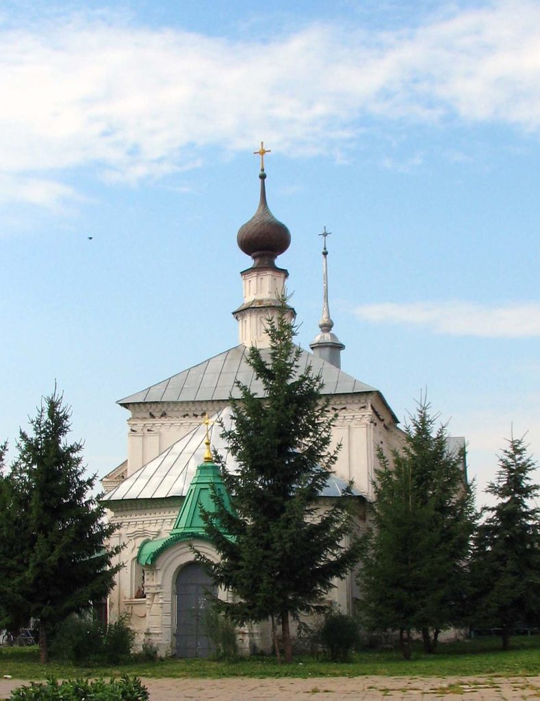 Воскресенская церковь в Суздале Владимирской области. Август 2011.