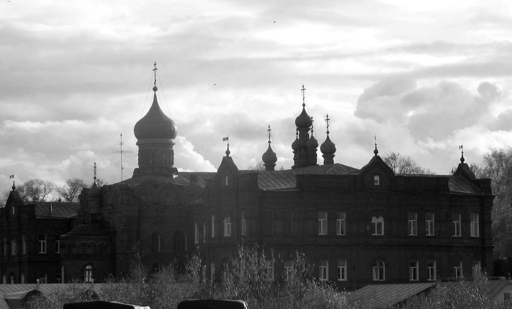 Церковь Иоанна Лествичника при Московской духовной семинарии. Московская область, Троице-Сергиева лавра. Осень 2008.