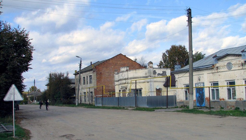 Город Чека́лин в Суворовском районе Тульской области. Осень 2011.