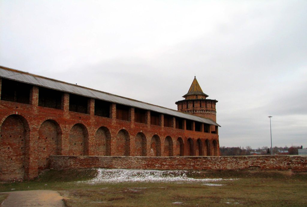 Стены Коломенского кремля. Московская область. Ноябрь 2011.