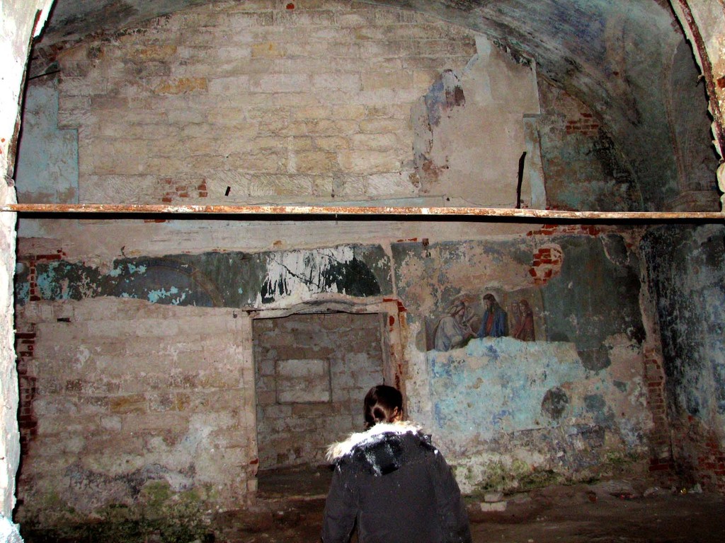 Внутри Пятницкой церкви. Город Старица Тверской области. Ноябрь 2008.