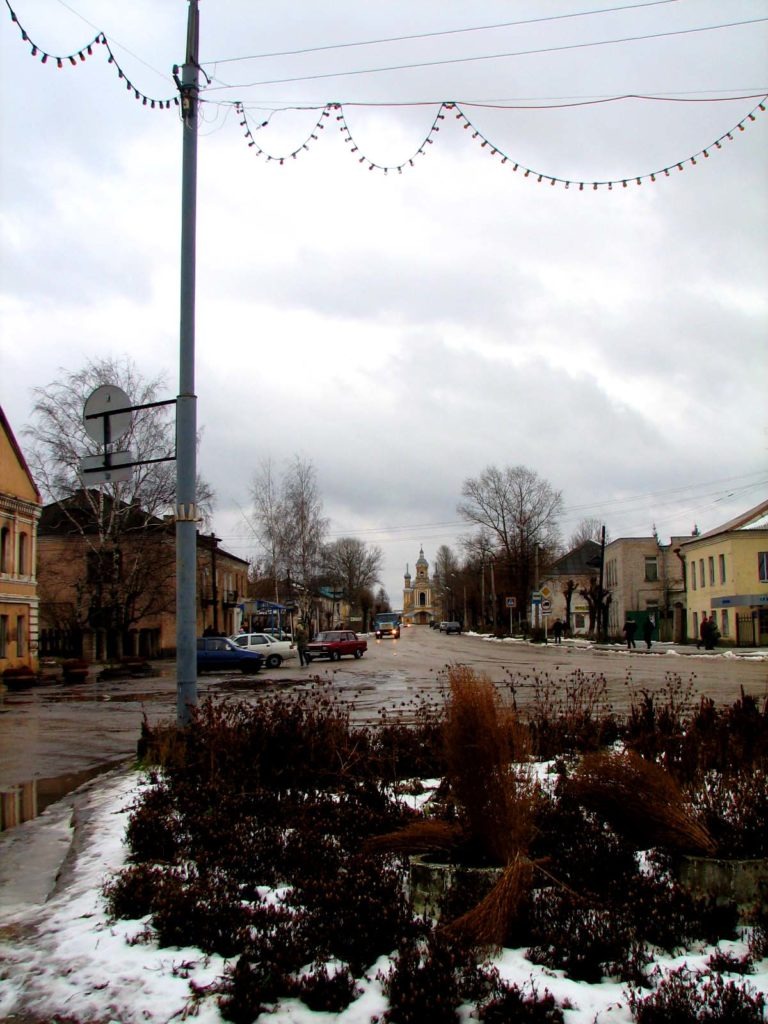 Улица города Старицы Тверской области. Ноябрь 2008.