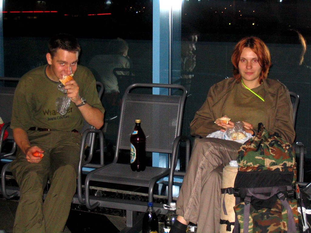 Вокзал в Ростове-на-Дону. Лето 2004.