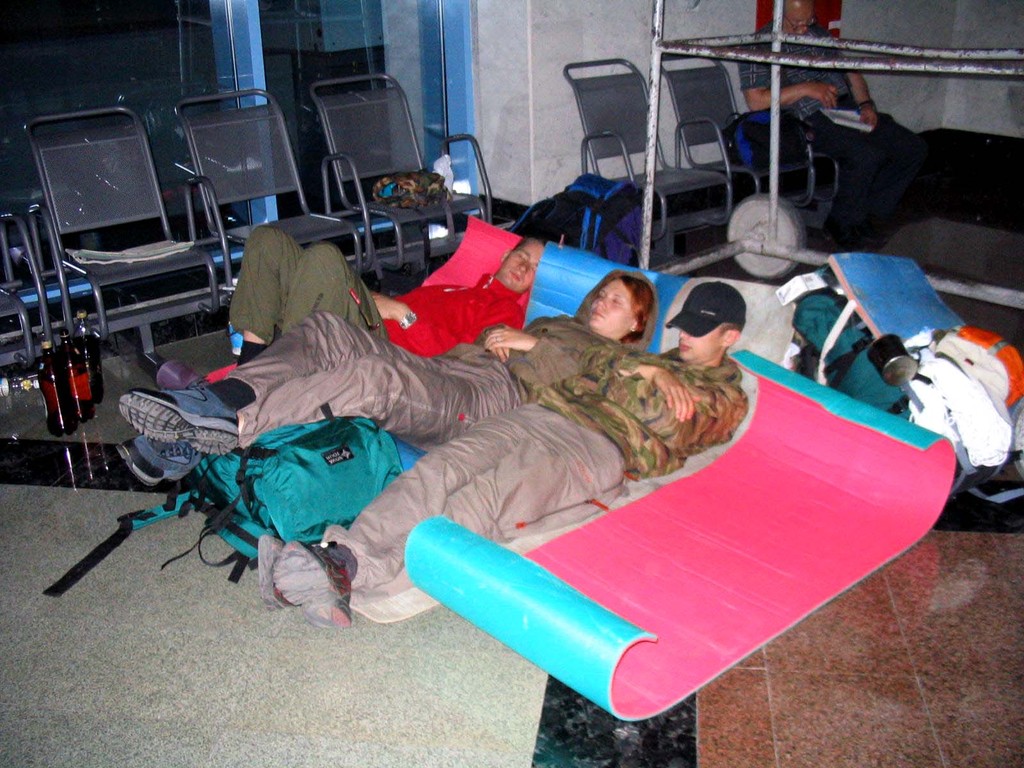 Вокзал в Ростове-на-Дону. Лето 2004.