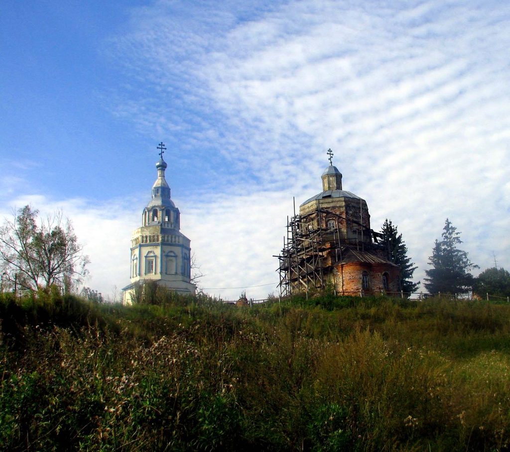 Ансамбль храмов села Чирково Ступинского района Московской области. Осень 2008.