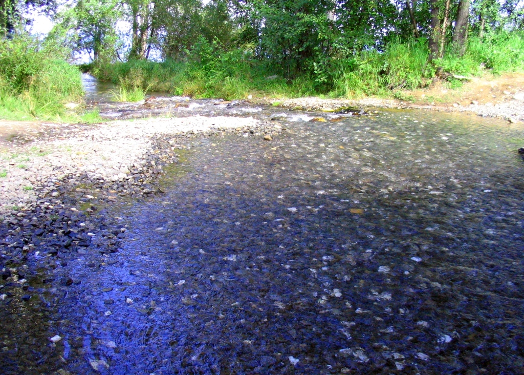 Слюдя́нка — город Иркутской области. Лето 2004.