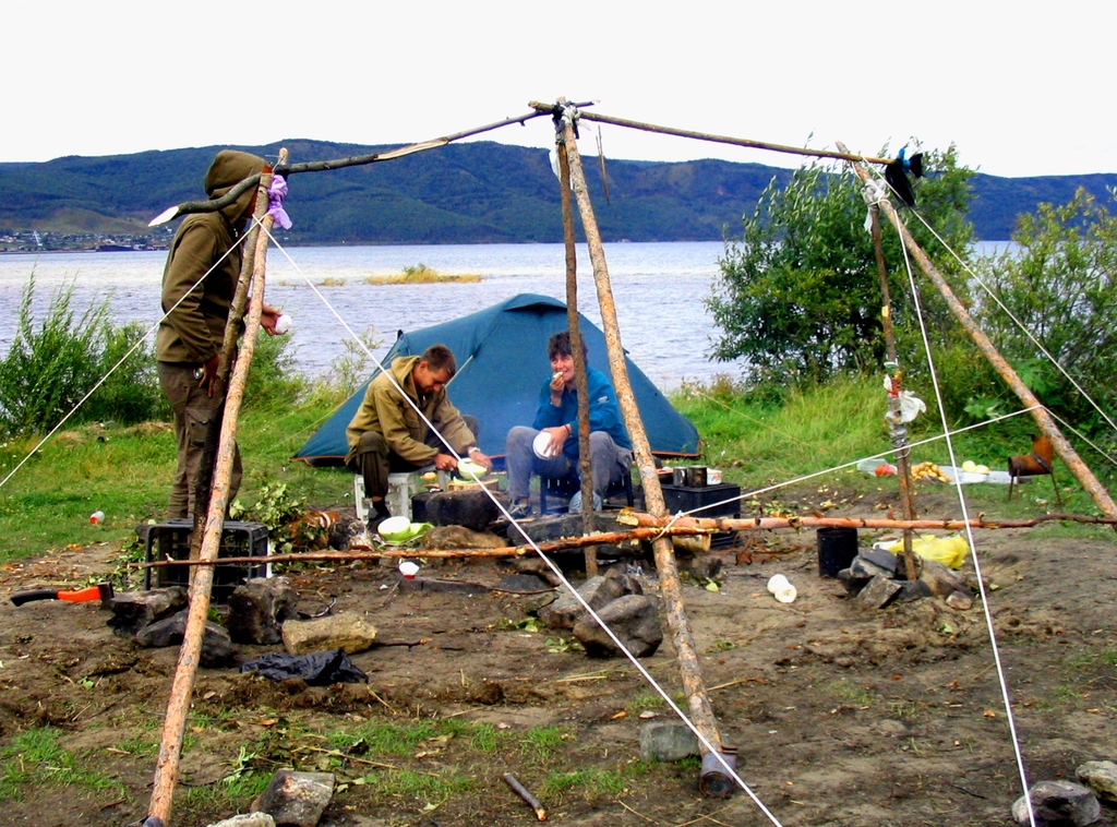 Иркутская область. Между Слюдянкой-2 и Шаманкой. Байкал. Лето 2004.