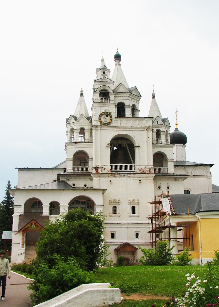 Саввино-Сторожевский монастырь в Звенигороде Московской. Колокольня. Лето 2008.