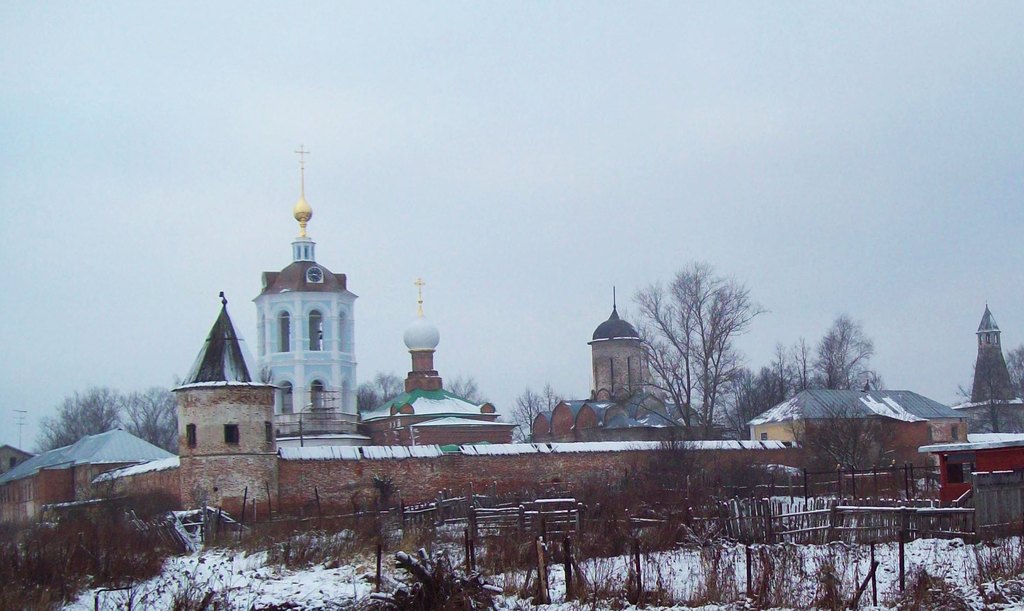 Николо-Пешношский мужской монастырь в пос. Луговой Московской области. Зима 2008.