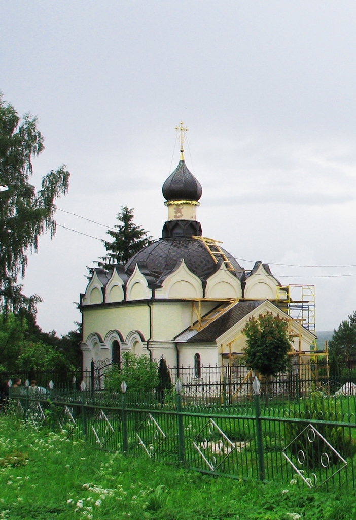 Храм Богоявления Господня в Звенигородском кремле-городке. Московская область. Лето 2008.