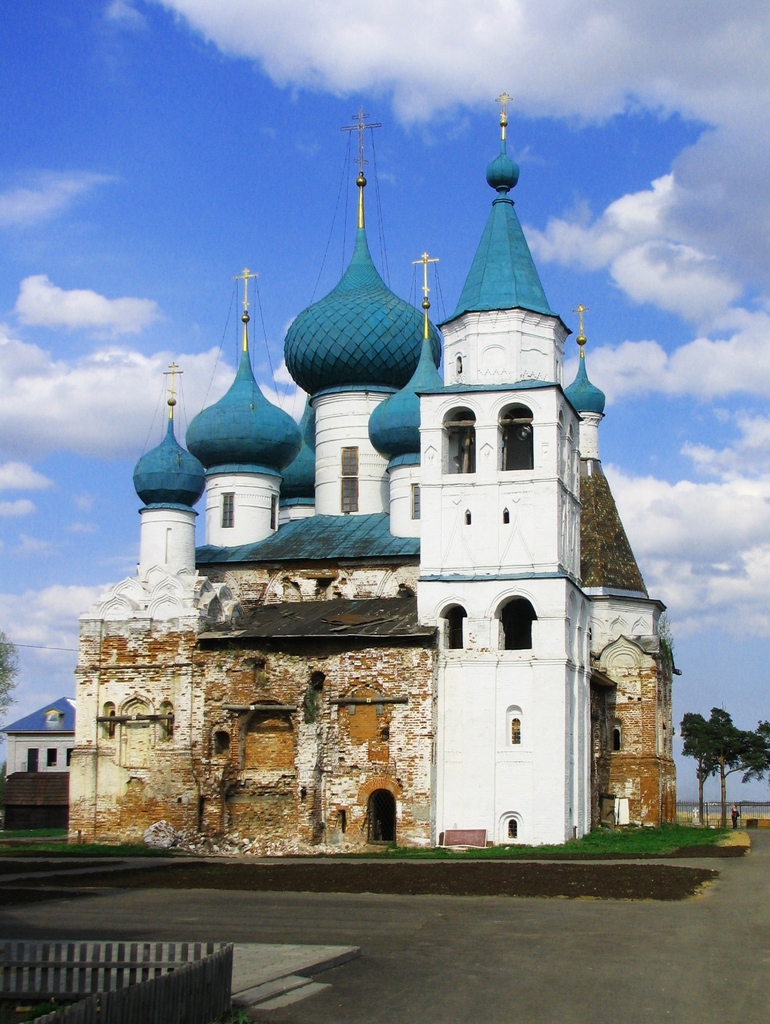 Ярославская область, г. Ростов Великий. Авраамиев монастырь. Весна 2009.