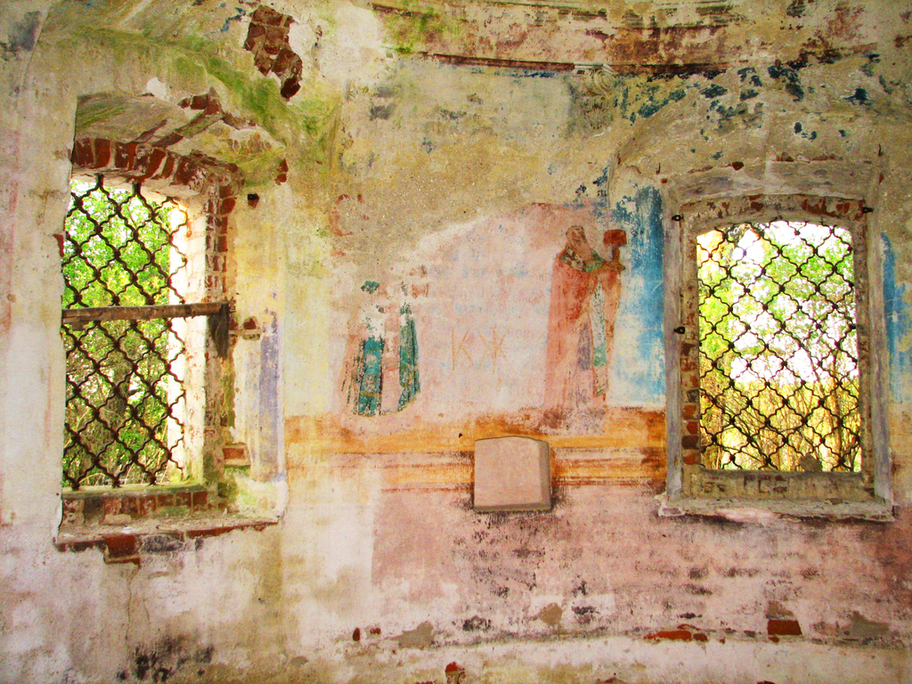Ярославская обл., Борисоглебский р-н, с. Внуково. Покровская Церковь. Весна 2009.