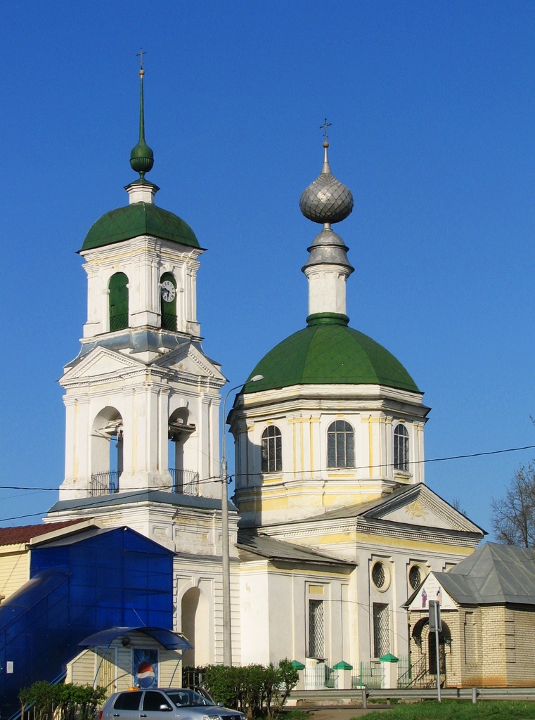 Поселок городского типа Ростовского района Ярославской области. Весна 2009.