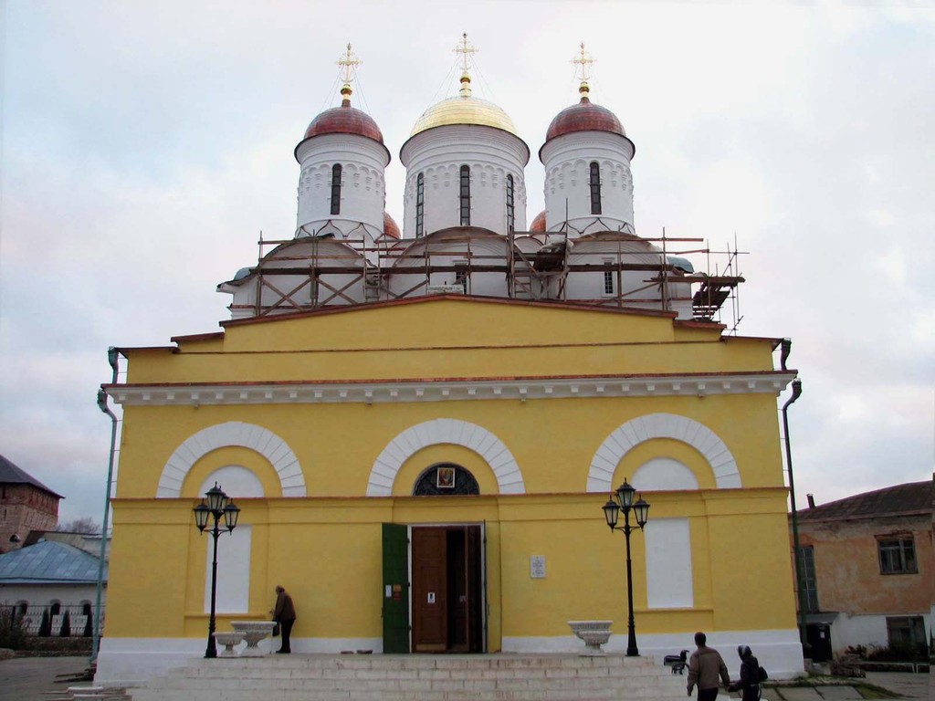 Калужская обл., Боровский р-н, г. Боровск. Пафнутьев-Боровский мужской монастырь. Осень 2009.