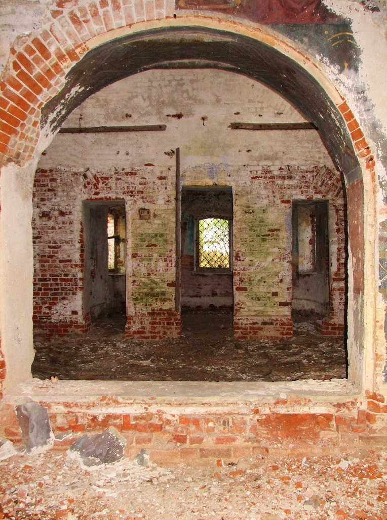Ярославская обл., Борисоглебский р-н, с. Внуково. Покровская Церковь. Весна 2009.