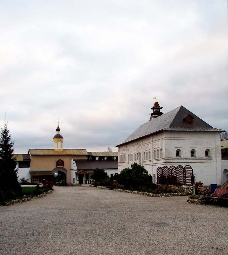 Калужская обл., Боровский р-н, г. Боровск. Пафнутьев-Боровский мужской монастырь. Осень 2009.