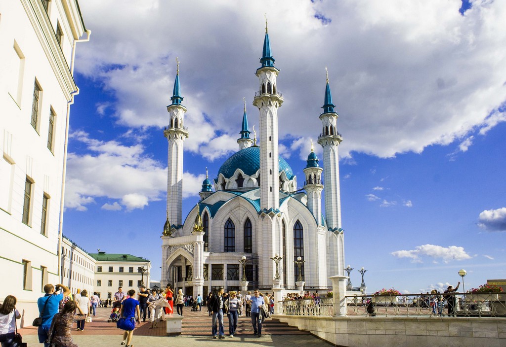 Казань название. Главный собор Казани. Главный храм Казани православный. Легендарной многоминаретной мечети столицы Казанского ханства. Самый известный храм в Казани.